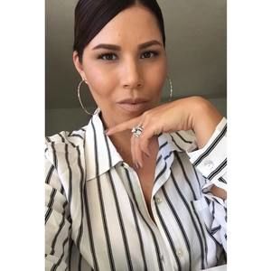 Meet your Posher, Ana